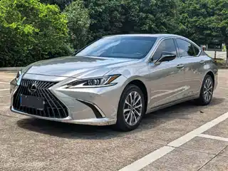 Lexus ES 2022