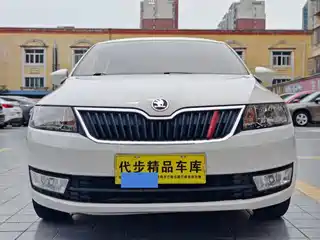 Škoda Rapid 2015