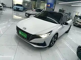 Hyundai Elantra 2022