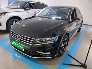 Volkswagen Magotan 2025