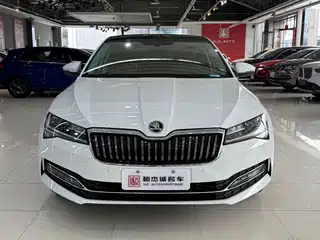 Škoda Superb 2023