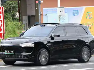 AITO Wenjie M9 2025