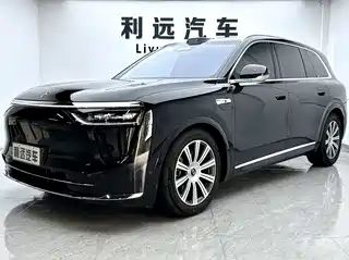 AITO Wenjie M8 2025