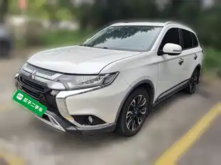 Mitsubishi Outlander 2020