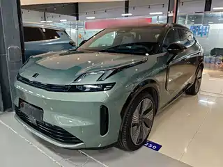Lynk & Co 08 EM-P 2023