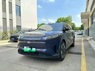 Dongfeng Yipai eπ008 2024