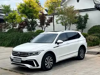 Volkswagen Tiguan L PHEV 2021