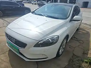 Volvo V40 2015