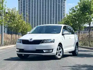 Škoda Rapid Spaceback 2016