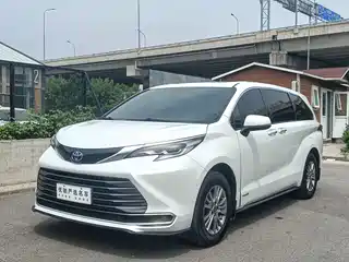 Toyota Sienna 2022