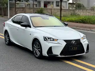 Lexus Lexus IS 2017