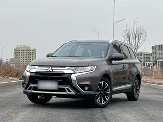 Mitsubishi Outlander 2020