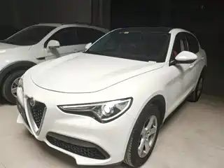 Alfa Romeo Stelvio 2017