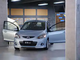 Mazda 2 2011