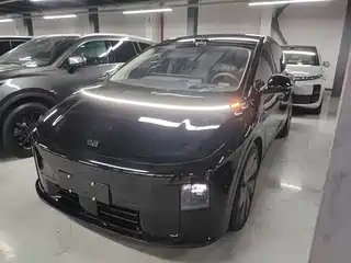 Li Auto Li i8 2025