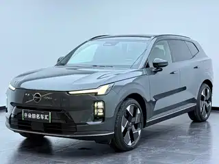 Volvo Volvo XC70 Plug-in Hybrid 2025