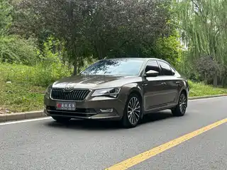 Škoda Superb 2015