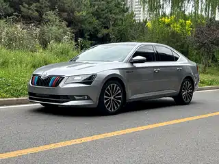Škoda Superb 2015