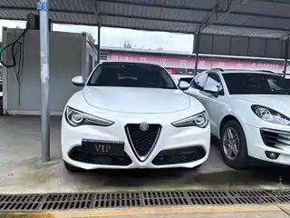 Alfa Romeo Stelvio 2017