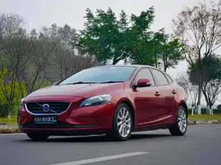Volvo V40 2015