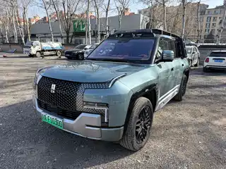 Yangwang U8 2024
