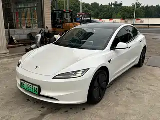 Tesla Model 3 2025