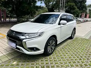 Mitsubishi Outlander 2021