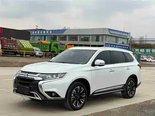 Mitsubishi Outlander 2021