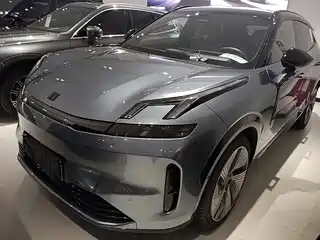 Lynk & Co 08 EM-P 2024