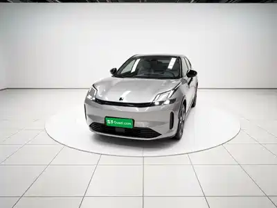 Lynk & Co 08 EM-P 2023
