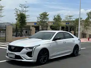 Cadillac CT4 2021