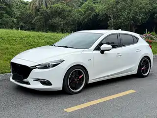 Mazda Mazda3 Axela 2017