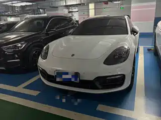 Porsche Panamera 2021