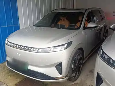 Dongfeng Yipai eπ008 2025