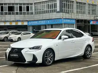 Lexus IS 2018