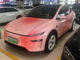 Tesla Model Y 2025