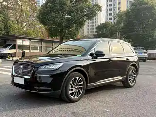 Lincoln Adventurer 2022