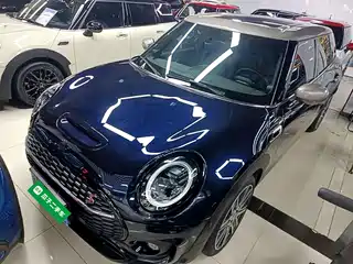 MINI CLUBMAN 2024