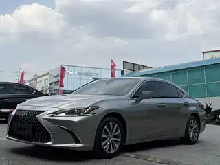 Lexus ES 2018