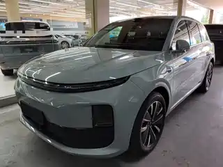 Li Auto L6 2025