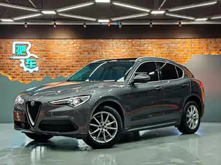 Alfa Romeo Stelvio 2017