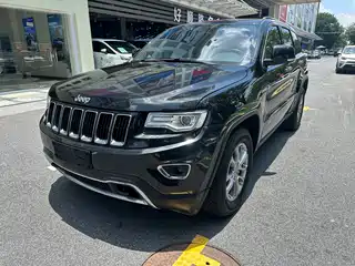 Jeep Grand Cherokee (Import) 2015