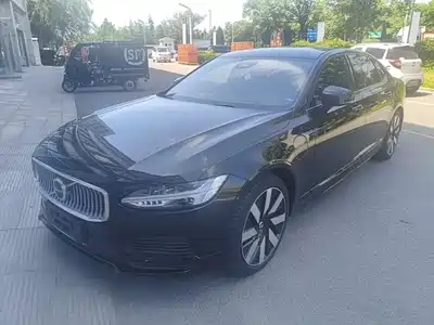 Volvo S90 Plug-in Hybrid 2024