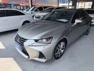 Lexus Lexus IS 2017