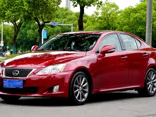 Lexus IS 2010