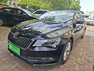 Škoda Superb 2015