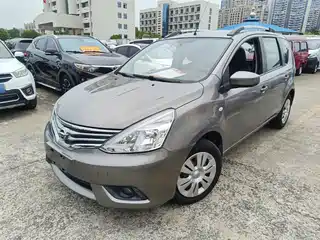 Nissan Livina 2015