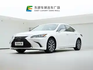 Lexus ES 2019