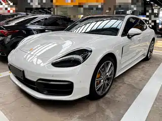 Porsche Panamera 2022
