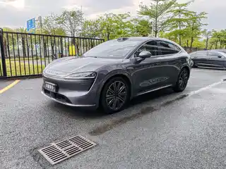 Zhijie Luxeed R7 2024